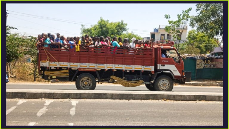 People going to election campaign in Dharmapuri in heavy vehicles